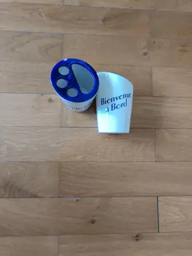 2 verres pour brosses à dent
