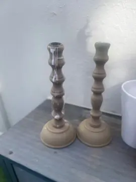 Lot de 2 chandeliers en bois et bougeoire