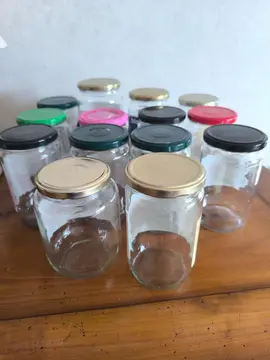 15 bocaux à couvercle et 6 pots de yaourt en verre
