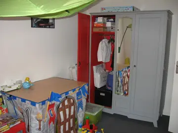 armoire chambre colorée