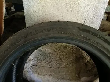 2 pneus 205/45 ZR17 88W