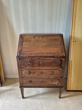 Petit secrétaire