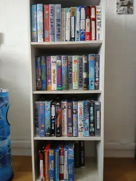 Lot de K7 vidéo dessins animés et films pour enfants
