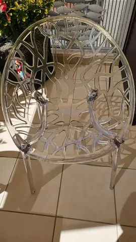chaise design en plastique