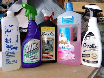 5 x produits d'entretien entamés