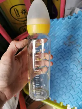 Biberon en verre à nettoyer