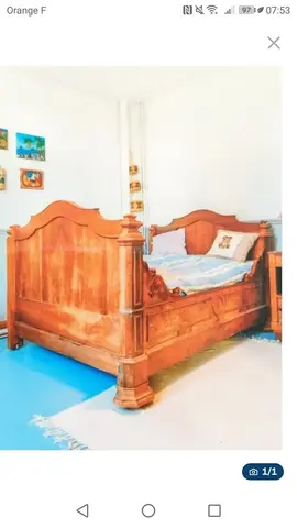 Lit en bois massif avec matelas et sommier inclus
