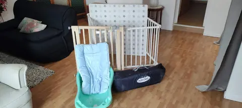 lot petit enfant(lit pliant , parc, baignoire, barrière de sécurité, matelas à langer)
