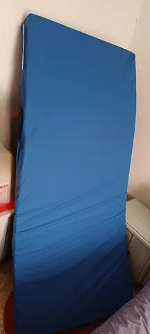 Donne matelas médicalisé + différents draps
