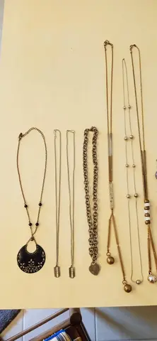 LOT DE BIJOUX FANTAISIE