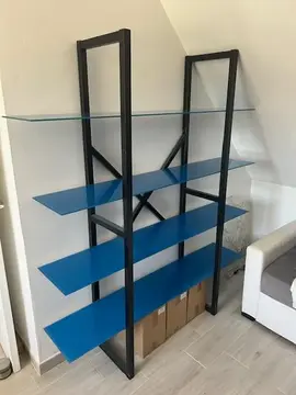 Meuble étagères verre bleu et bois noir
