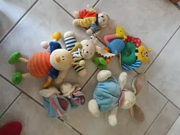 peluches nourisson + chaussons