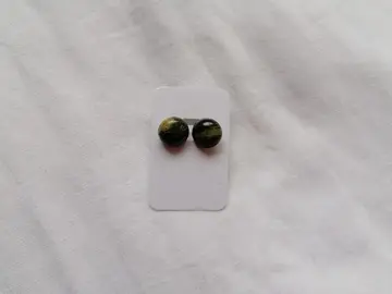Boucles d'oreilles clous verts