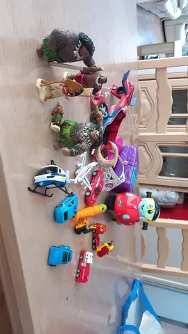 divers figurines