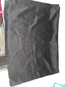 morceau de tissu noir occultant de 1,30 de haut et 1m de large