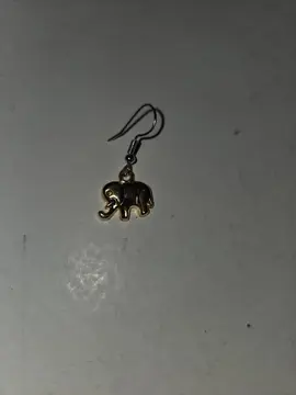 1 boucle d'oreille en plaqué or