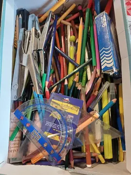 crayons etc ...