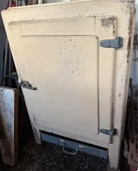 meuble ancien qui servait de frigo ; sans électricité