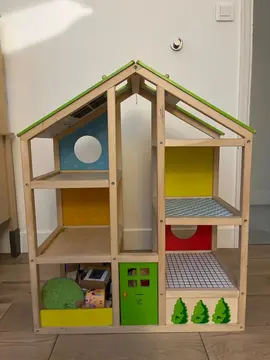 Maison de poupée en bois HAPE avec accesoires