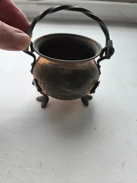 petit chaudron en cuivre