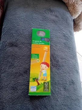 crayon de couleurs en bois
