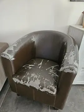 Fauteuil en skaï marron