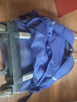 cartable à roulettes et épaulières