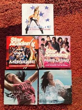 5 CDs Lorie star act et Jennifer