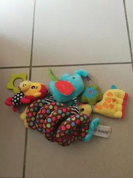 Jouet bébé à accrocher