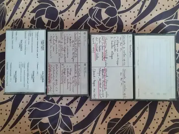 Quatre cassettes audio