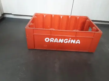 casier bouteilles Orangina ou canettes