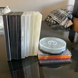 Lot boîtes DVDs / CD vides