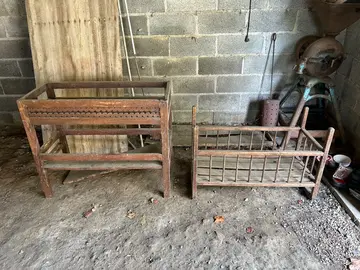 égouttoir et berceau à bascule anciens à restaurer