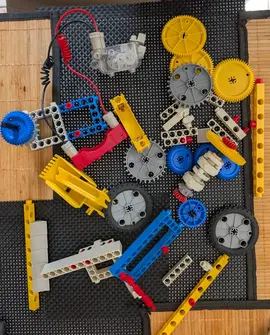 Meccano différentes pièces