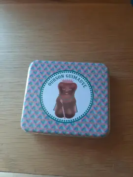 petit boîte en ferraille