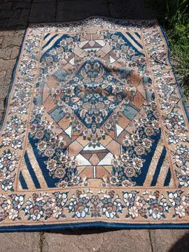 tapis ancien sac à mains porte monnaies chaussures