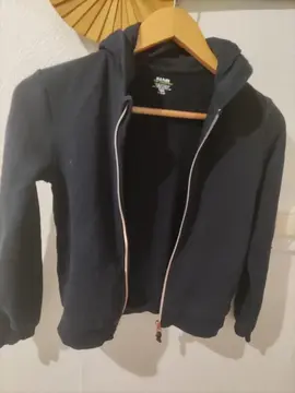 ATTENTION,VESTES:RÉSERVÉES À WANDA