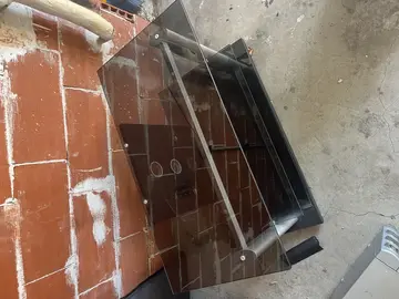table télé en verre et 4 chaises