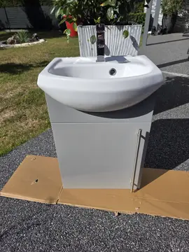 lave main avec miroir