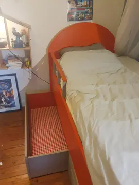 Lit 1 place en bois avec sommier et matelas