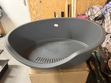 petit panier en plastique chien