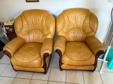 canapé cuir et 2 fauteuils