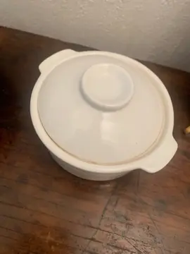 petit ramequin en porcelaine avec couvercle parfait etat