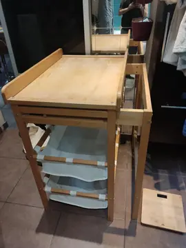 table à langer avec baignoire bébé