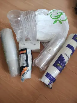 lot coupe champagne, verre plastique et assiettes plastiques