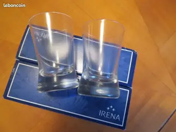 6 verres à vodka dans boite neufs