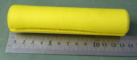 2 poignées en silicone jaune fendues pour vélo