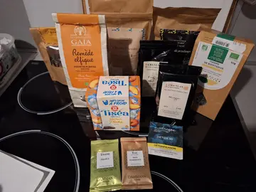 Lot thés et tisanes en vrac et sachets