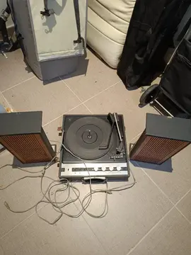 tourne disque vintage
