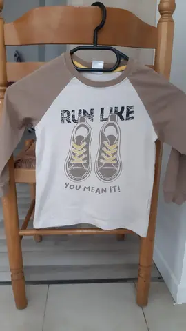 t-shirt avec manches longues